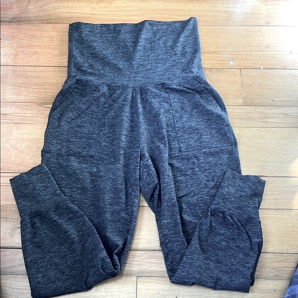 Offline by Aerie Fold Over Hugger High Waisted Jogger size: S Charcoal - Picture 2 of 5